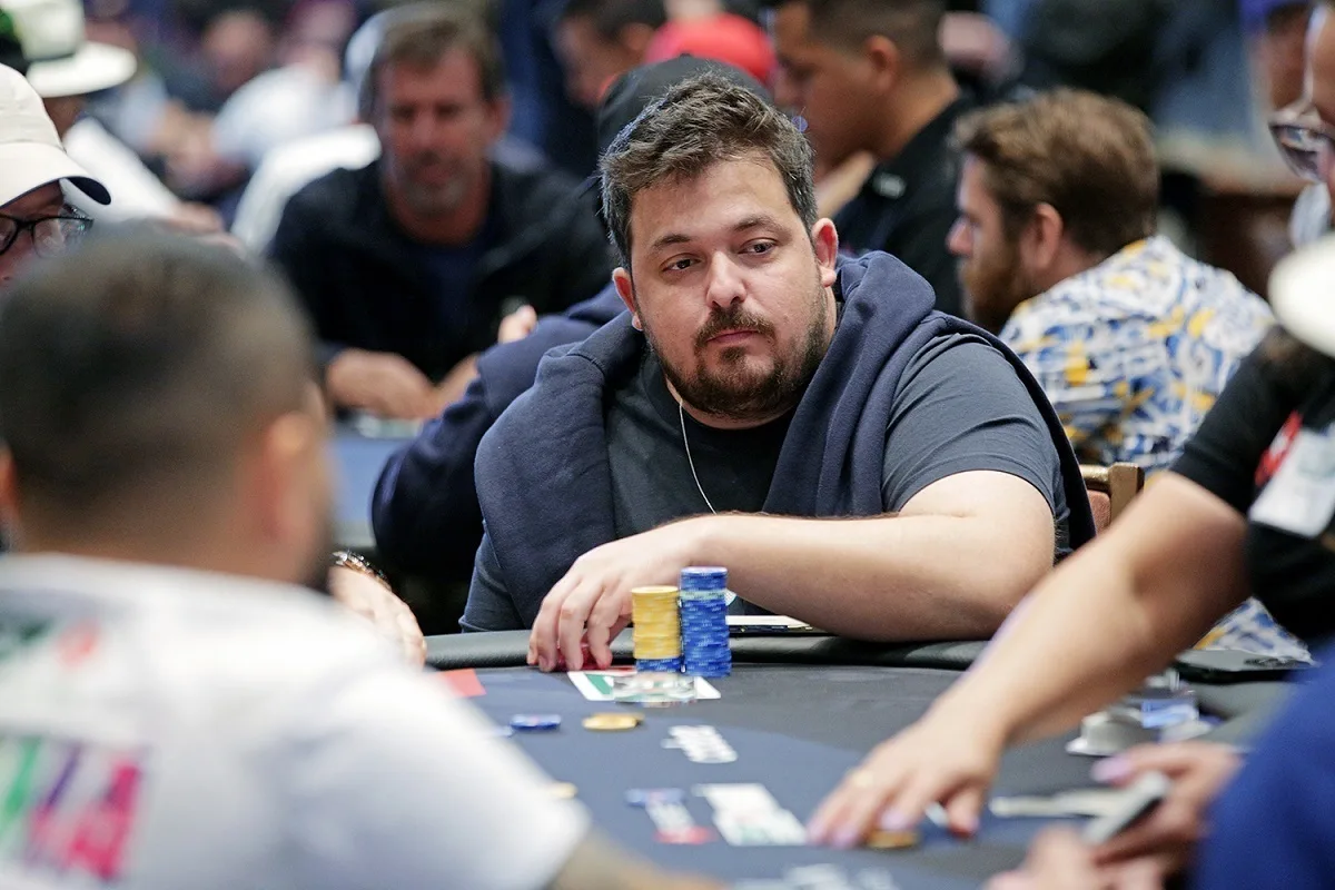 Gabriel Medeiros is fourth in the Thursday Throwdown HR and cashes at GGPoker