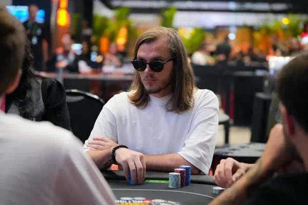 Alisson Piekazewicz makes podium in PokerStars' US$1,050 Thursday Thrill