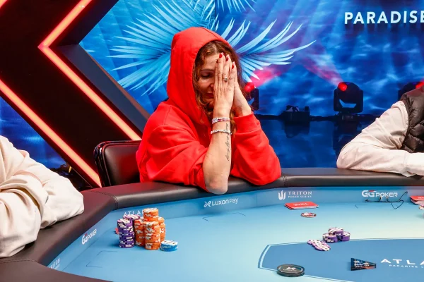 Natasha Mercier guarantees a Top 5 finish in the women's poker results