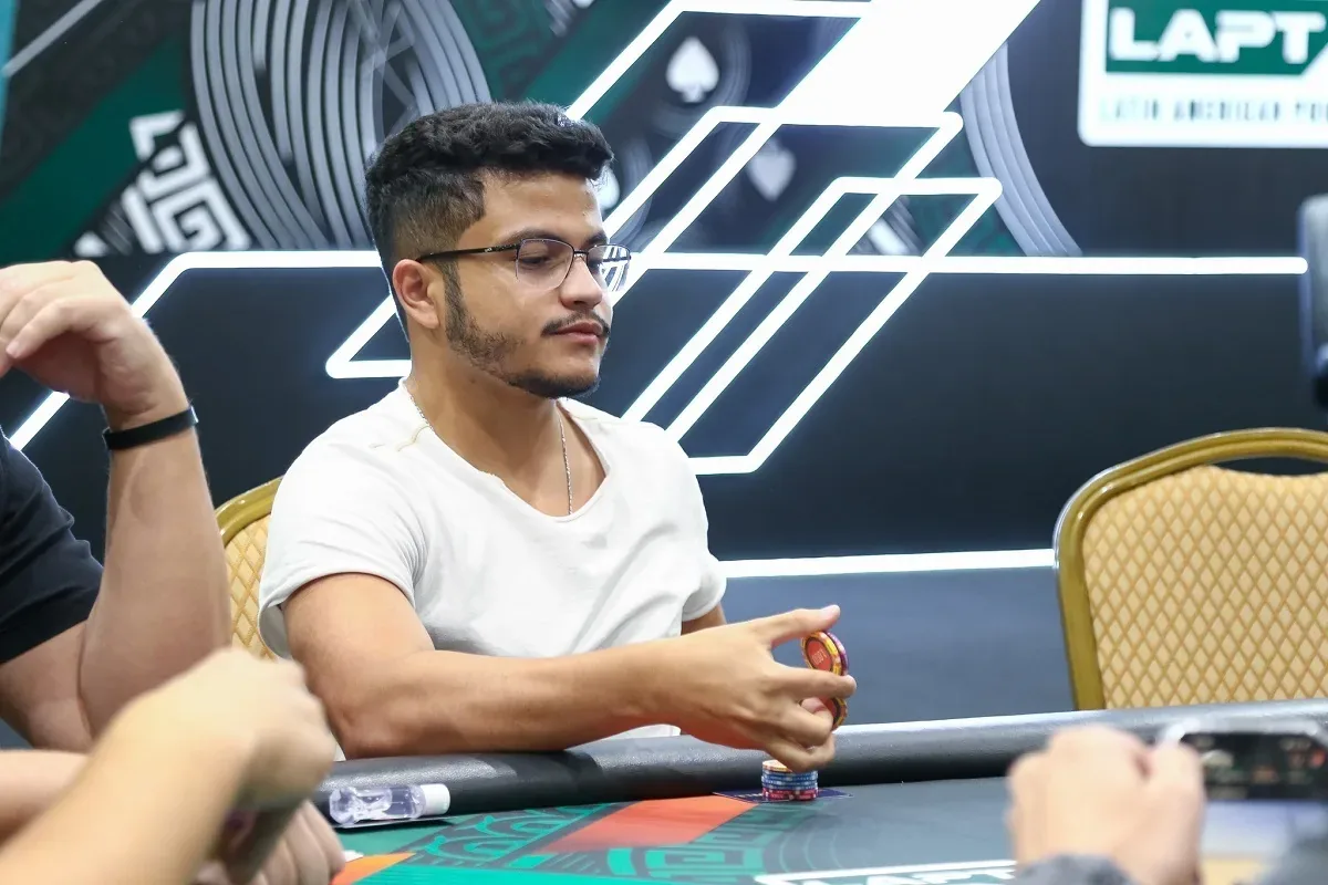 Warley Bruno reaches the podium of the Sunday Special on PokerStars
