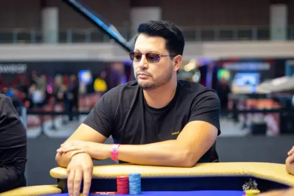 Giovane Camargo leads the final table of the KSOP South America Main Event
