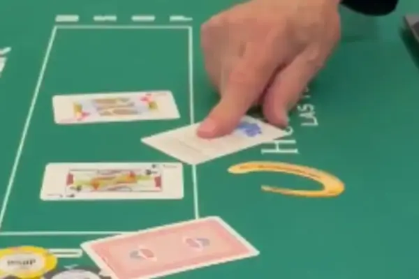 Bizarre situation right on the first day of WSOP with instruction card on the ‘flop’