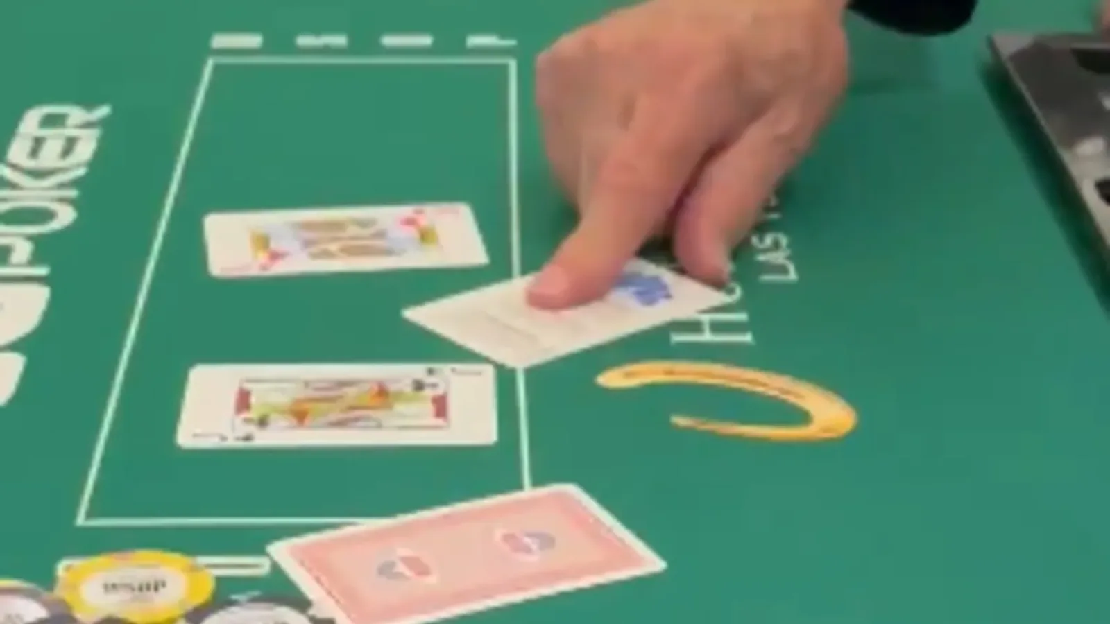 Bizarre situation right on the first day of WSOP with instruction card on the ‘flop’
