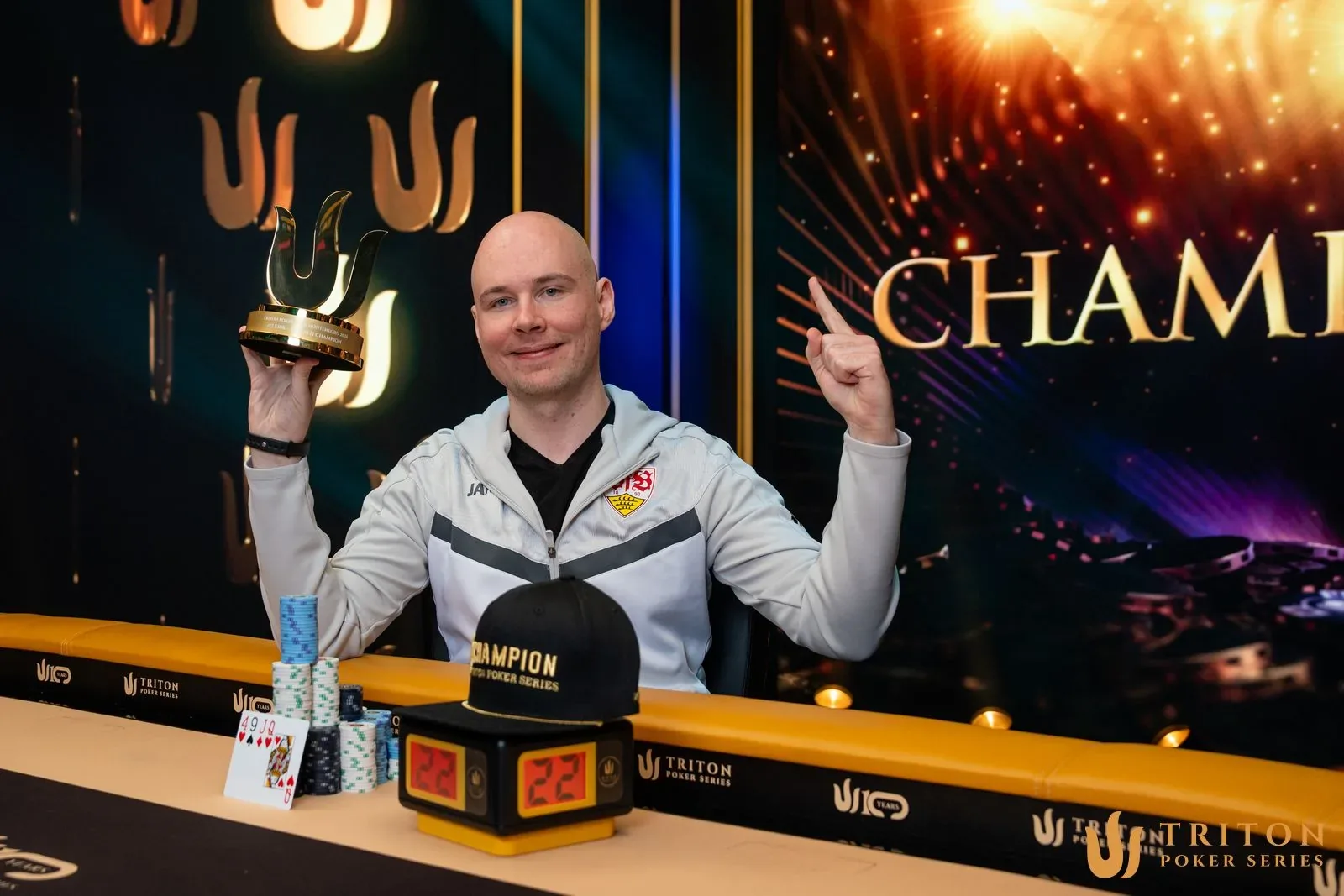 Tobias Schwecht dominates the Mix PLO/NLH tournament at Triton Montenegro