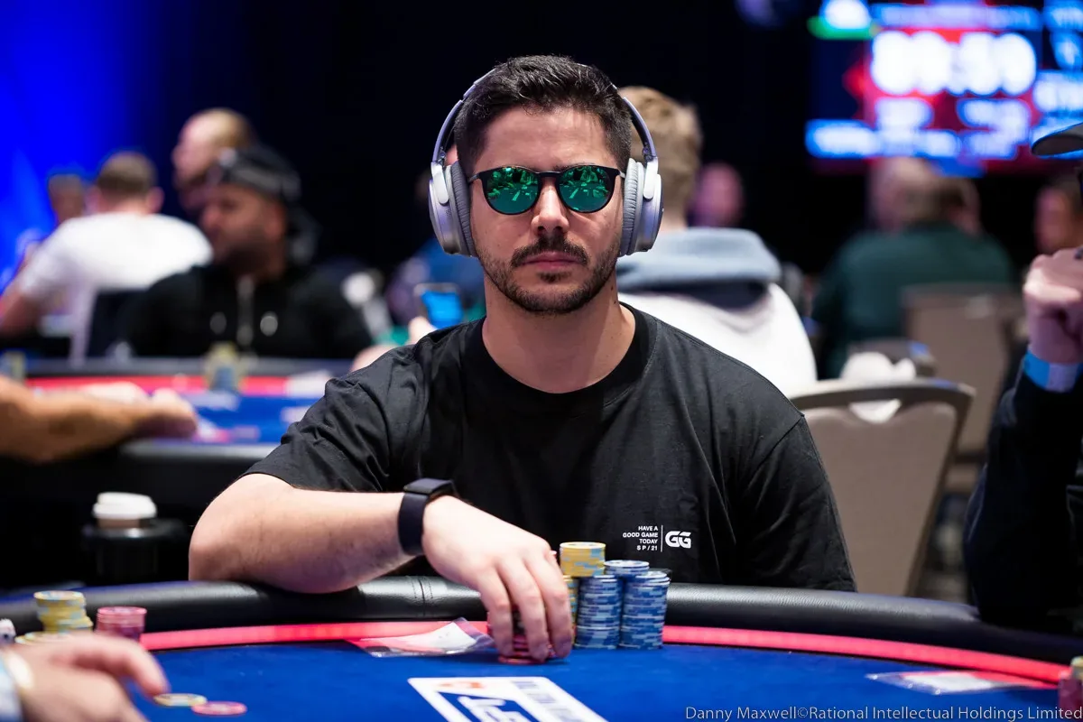 Ban on the use of headphones during poker games stirs the community
