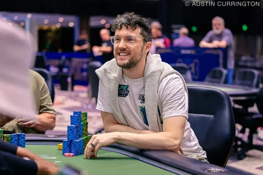 Daniel Negreanu calls the WSOP room a ‘Madhouse’ and analyzes a lost pot to Thomas Boivin