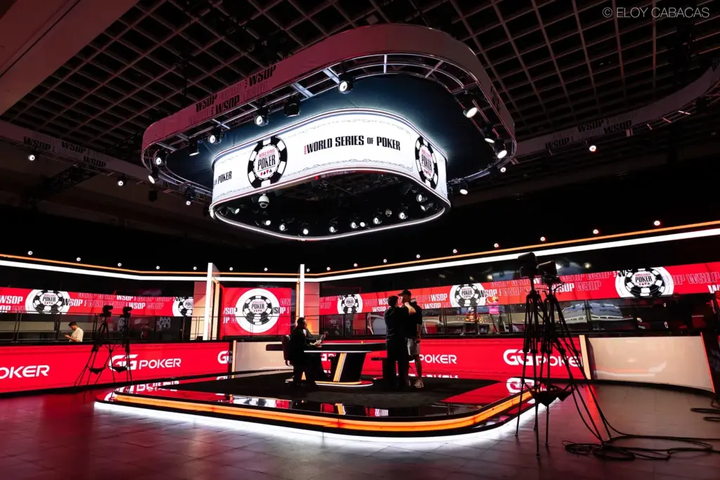 Daniel Negreanu suffers on the river and ends up eliminated from the K Heads-up of the WSOP