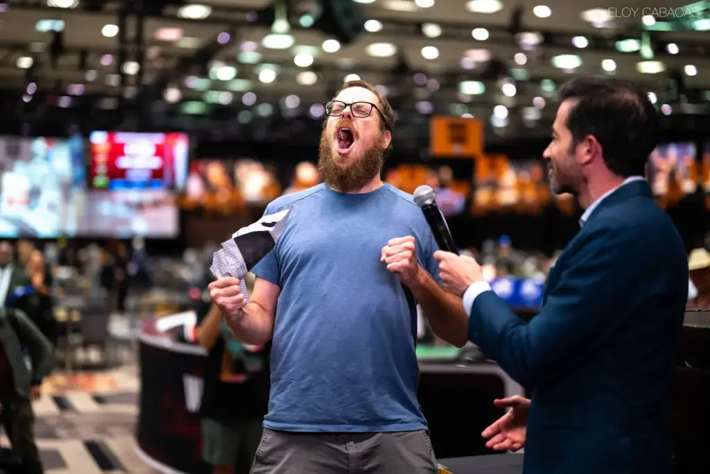 Andrew Shelton turns 0 into  million by drawing an envelope at the WSOP