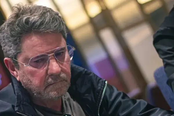 Luiz Duarte climbs the podium in a tournament at the Venetian and takes home over US$ 100 thousand
