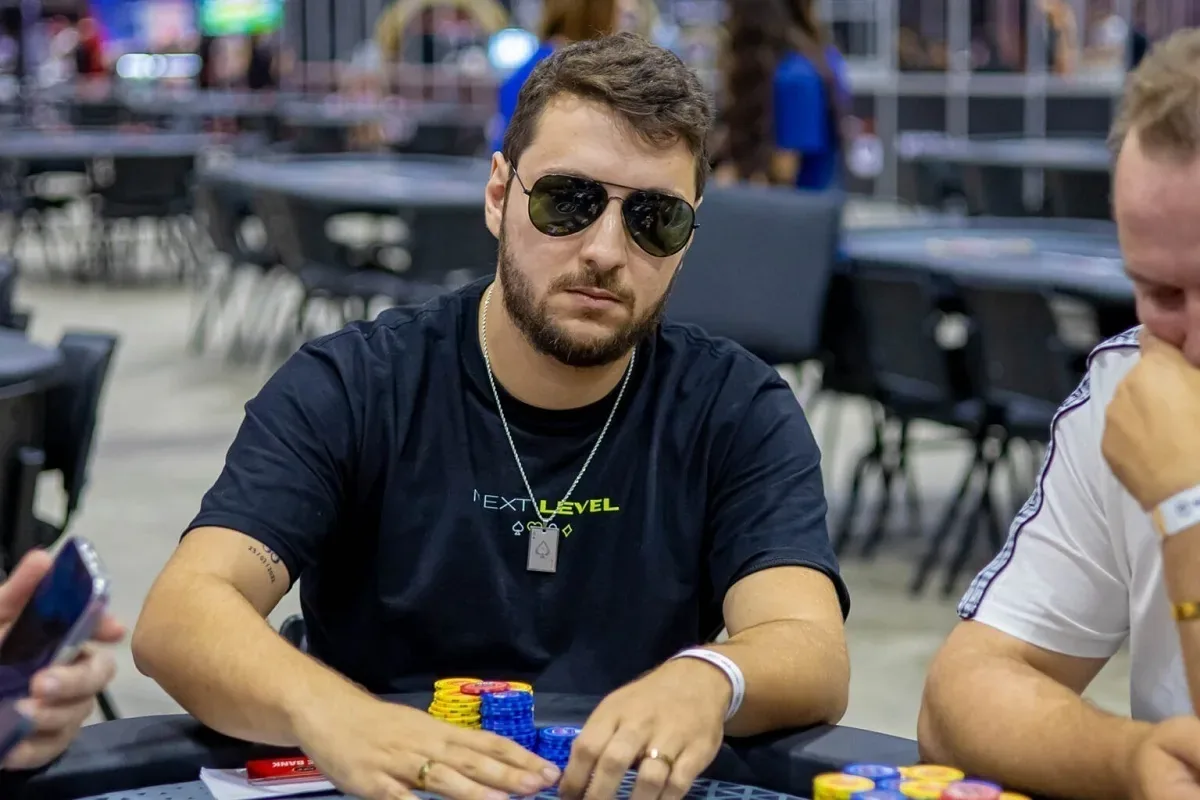 Breno Bertalia lines up against the runner-up of Jet Set Season Finale on PokerStars