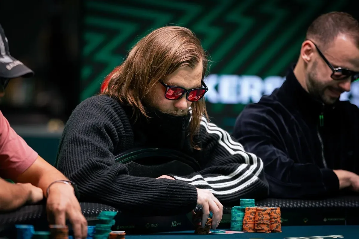 Alisson Piekazewicz has a large lead in the FT of the BSOP Championship
