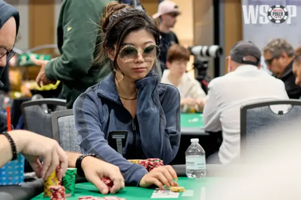 Dealer error interrupts Xuan Liu's hand in the WSOP Main Event