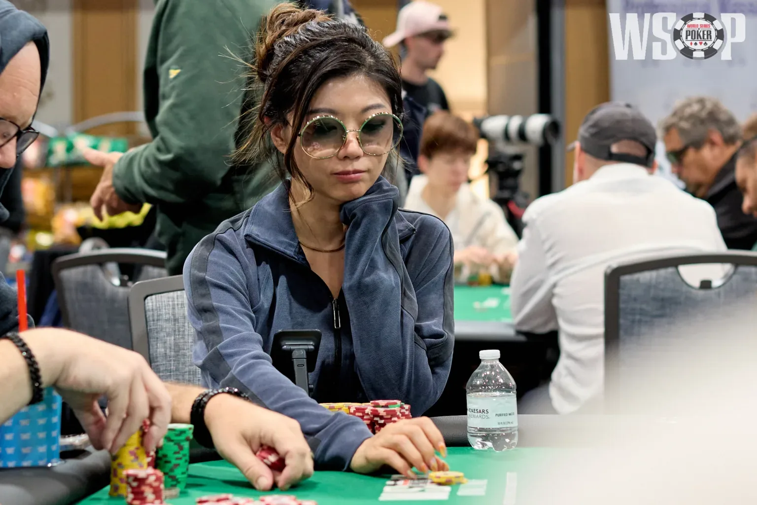 Dealer error interrupts Xuan Liu's hand in the WSOP Main Event