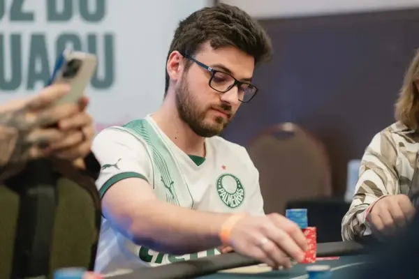 Lucas Vanzella reaches the podium of Event 11 of the WSOP Online on GGPoker