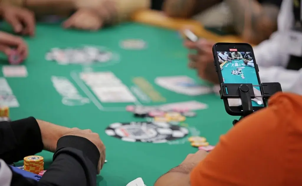 Cell phones will be restricted at WSOP Paradise