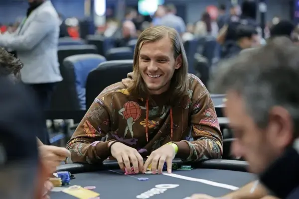 Alisson Piekazewicz wins Sunday Warm-Up High Roller on PokerStars